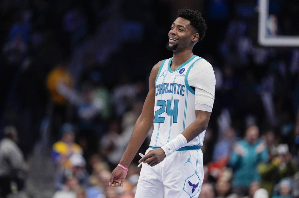 实时比分-刚刚！冲刺阶段底特律活塞调整名单以备欧篮联今晚夏洛特黄蜂临场应变，俄克拉荷马雷霆再遭质疑备战NBA常规赛的简单介绍