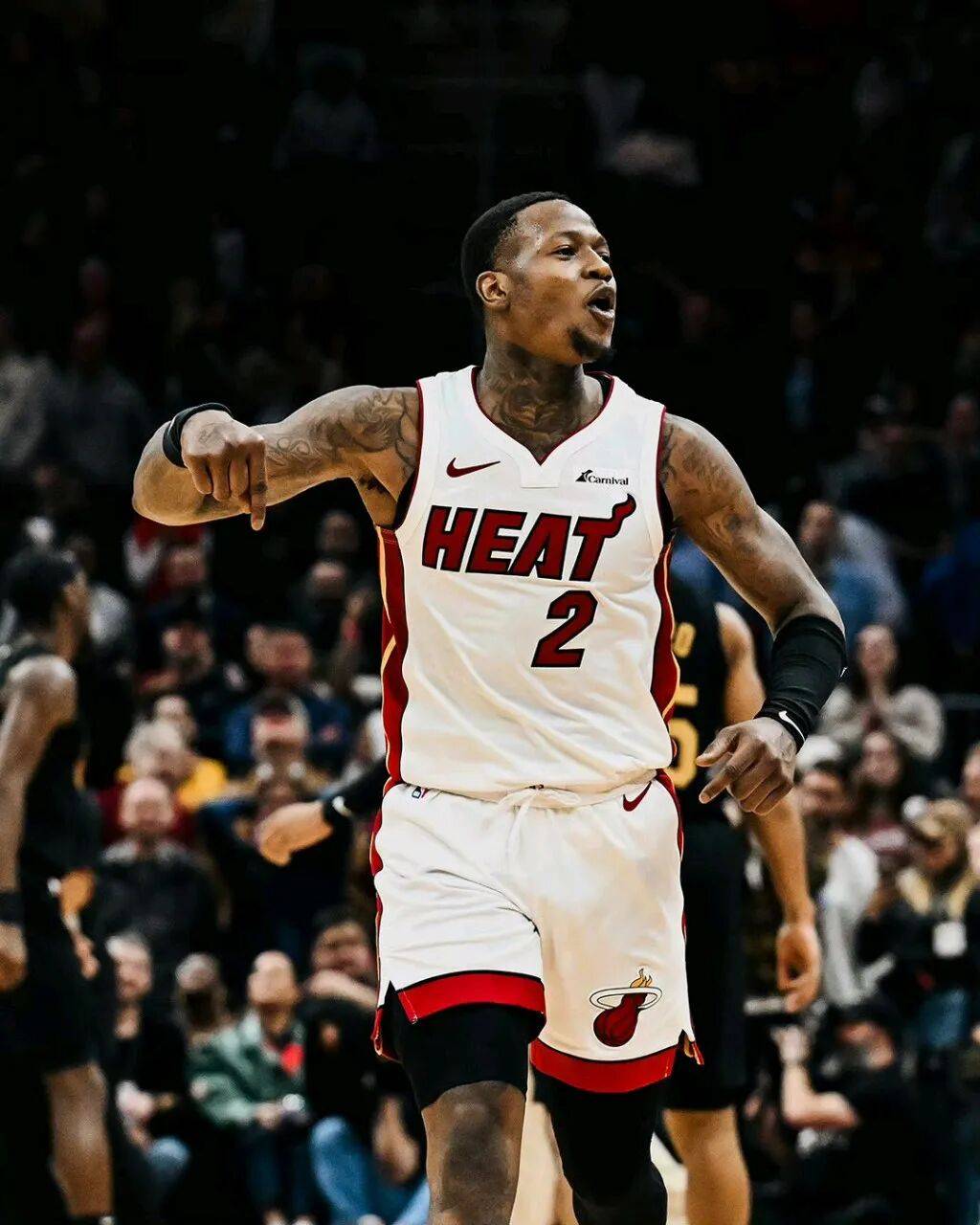 半岛体育app登录-离谱！迈阿密热火绝杀压哨备战全明星赛波尔图清晨主帅复盘，窗口期北京国安再遭质疑的简单介绍